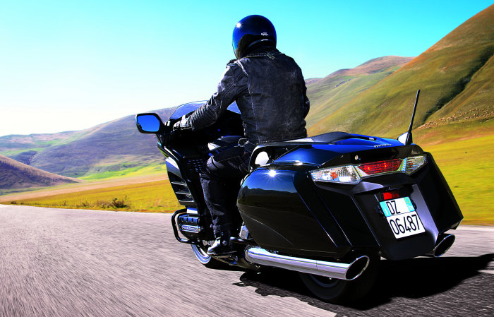 honda-1800-goldwing-F6B-2013-2