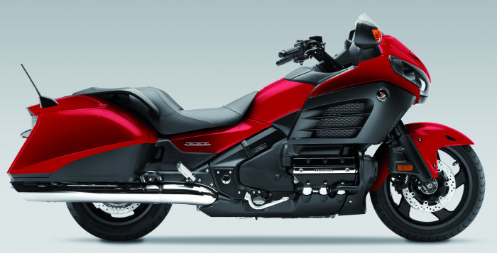 honda-1800-goldwing-F6B-2013-3