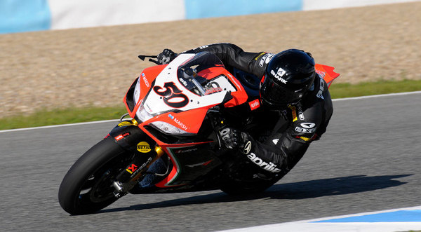 Sylvain-Guintoli-signe-aprilia-2013-2 Sylvain-Guintoli-signe-aprilia-2013-2