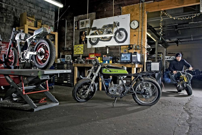 calendrier-metzeler-2013-face-garages-2
