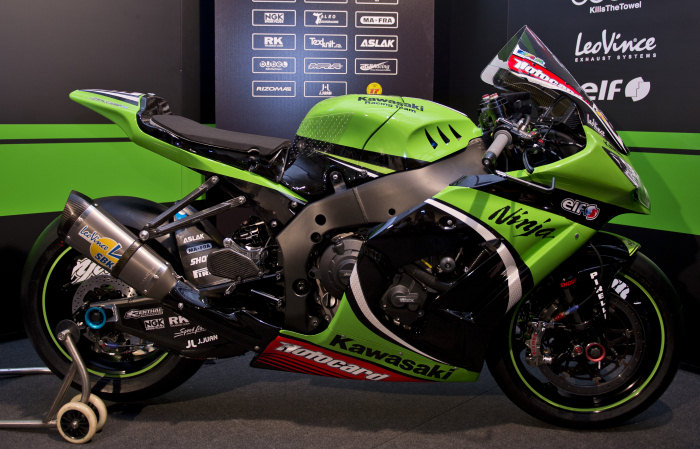 Kawasaki-ZX-10R-SBK-2013-1
