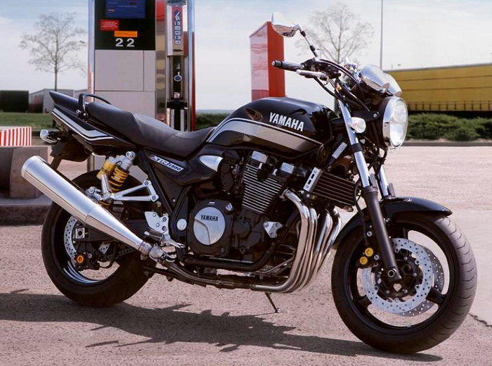 Yamaha-XJR-1300-2011-promo