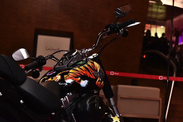 Une Harley-Davidson Fat Boy adjugée 145 000 euros aux enchères.