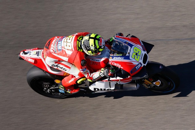 MotoGP / Valence FP3 - Iannone en tête avant les qualifs. Rossi deuxième.