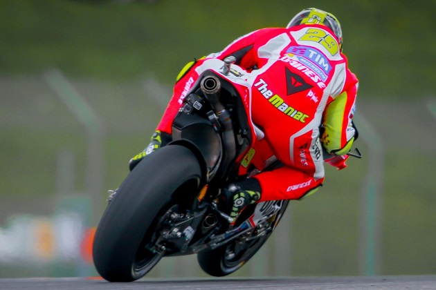 MotoGP / Mugello FP2 - Iannone au dessus.