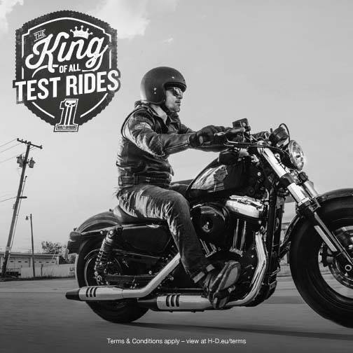 Harley-Davidson présente le vainqueur de son concours 'King of All Test Rides'.