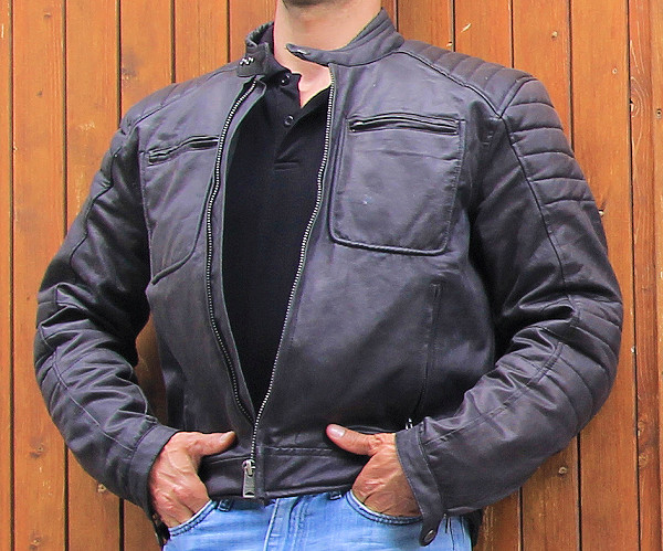 Le blouson Original Driver Wax à l'essai.