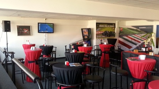 Nouvelle tribune et nouvelle Loge Ducati pour le Grand Prix de France 2016.