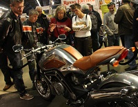 Le Salon Moto Légende ouvre ses portes au Parc Floral de Paris.