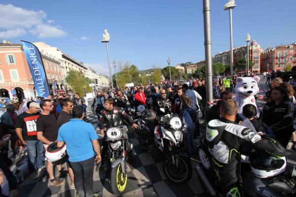 Succès pour le renouveau du Moto Tour.