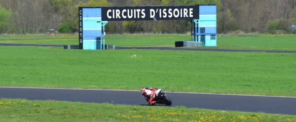 Moto Tour 2016 - Vitesse et endurance sur le circuit d'Issoire.