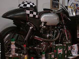 Le Salon Moto Légende ouvre ses portes au Parc Floral de Paris.