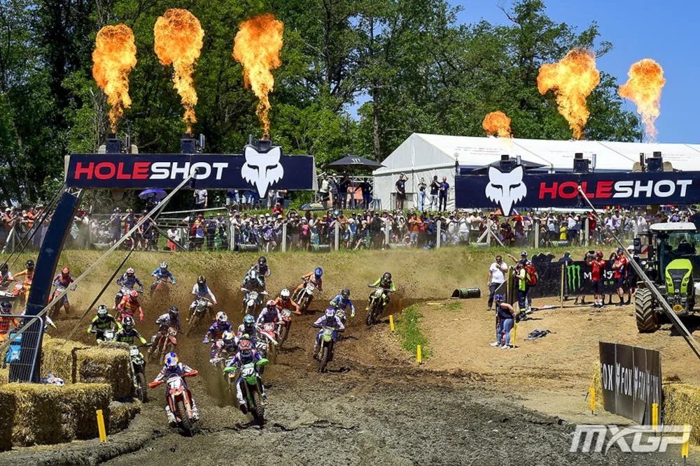 Départ de la course MX2 à Lacapelle-Marival