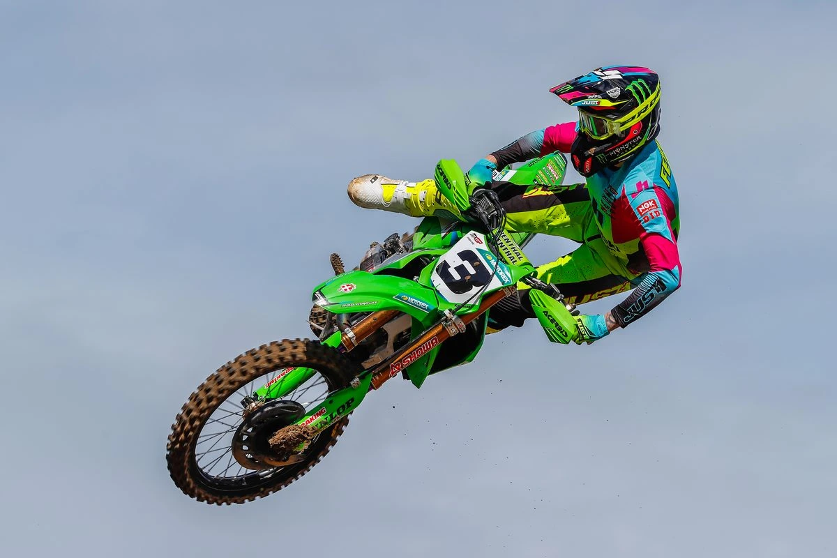 Romain Febvre en plein vole lors du MXGP en Suisse