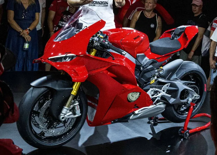 La Ducati 1100 Panigale V4 S 2025 au World Ducati Week 2024