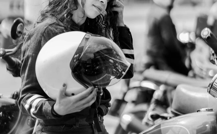 Motardes, motards - une même passion mais des profils d'assurance différents