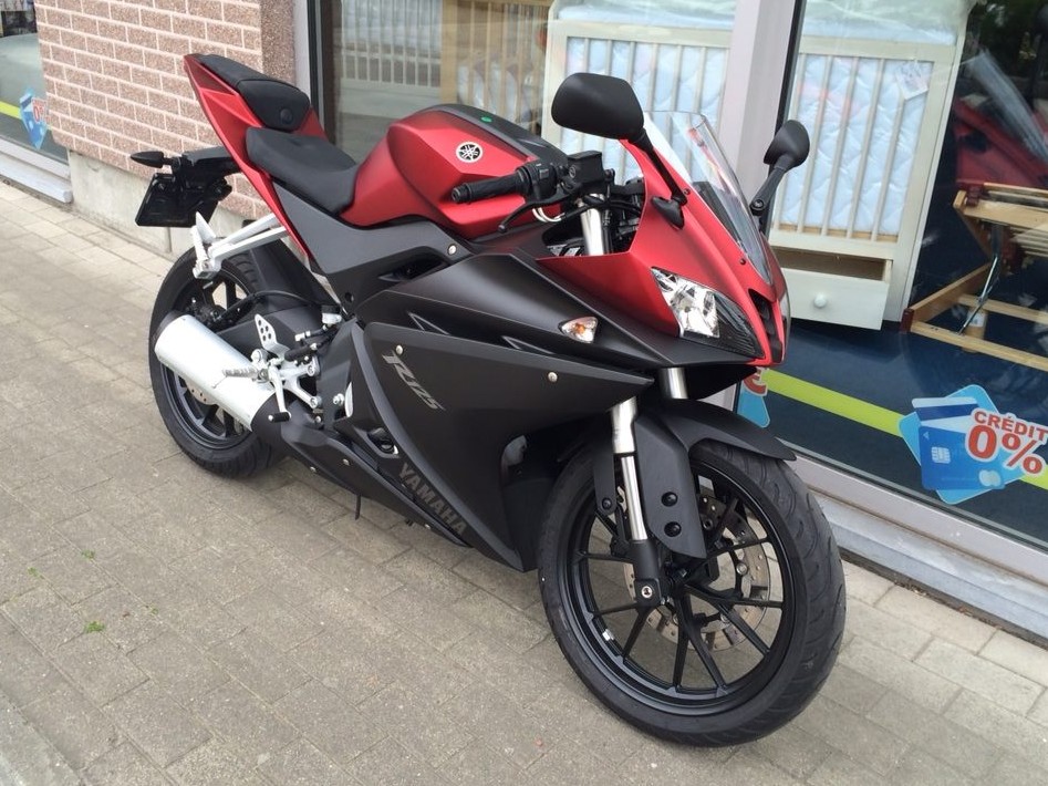 Essai de la Yamaha YZF-R 125 2014