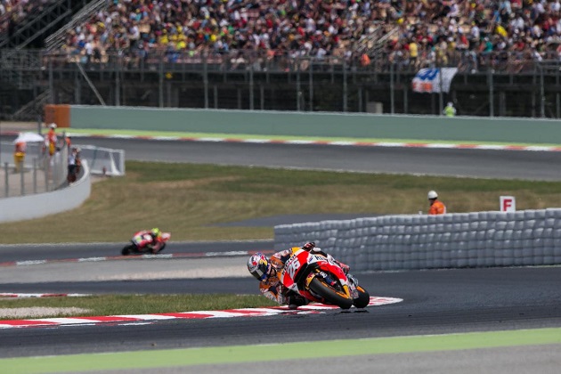 MotoGP / Catalogne - Lorenzo revient à 1 point de Rossi dans la course au titre.