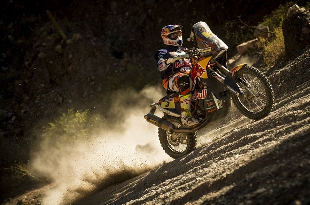 Dakar 2016 / Etape 8 - Price maitrise les dunes.