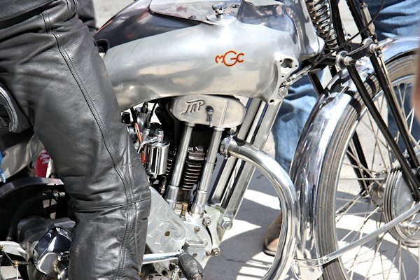 Reportage aux Coupes Moto Légende 2016.