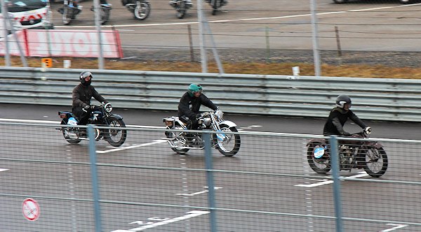 Reportage aux Coupes Moto Légende 2016.