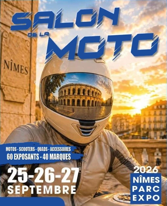 Affiche officielle du Salon de la Moto de Nîmes 2026, du 25 au 27 septembre au Parc Expo, avec un motard casqué et les arènes de Nîmes visibles dans la visière
