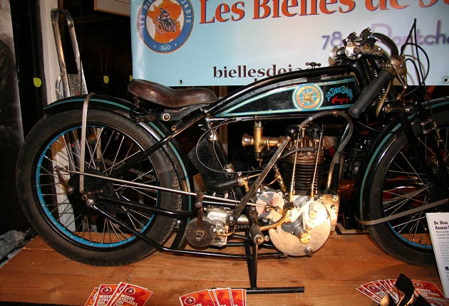 Chronique nostalgique au Salon Moto Légende.