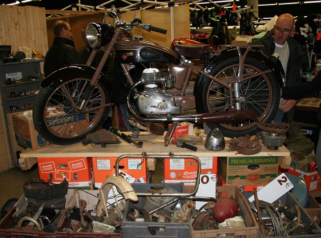 Moto Guzzi à l'honneur au Salon Moto Légende 2016.