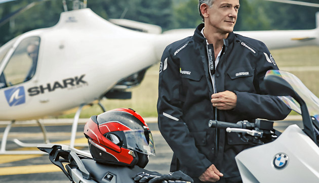 Le Shark Evoline passe au full carbone.