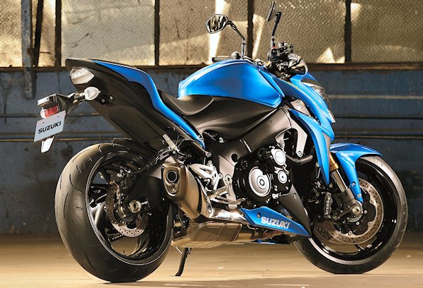 Rappel : les Suzuki 1000 GSX-S et la KTM 1290 Superduke R reviennent au garage.