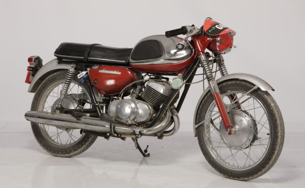 Le Salon Moto Légende ouvre ses portes au Parc Floral de Paris.