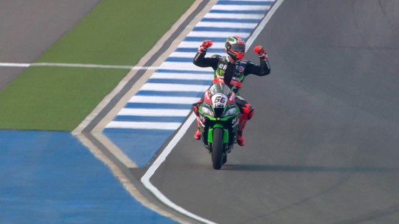 WSBK / Thaïlande Course 2 - Tom Sykes stoppe Rea.