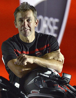 Troy Bayliss est de retour en Superbike.