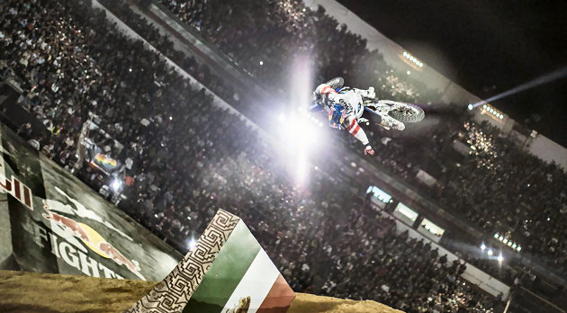 Mexico lance la saison 2014 des Red Bull X-FIGHTERS.