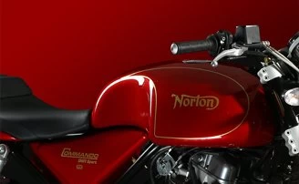 Foto de perfil del 961 Commando SF MK II 2016 en color indefinido.