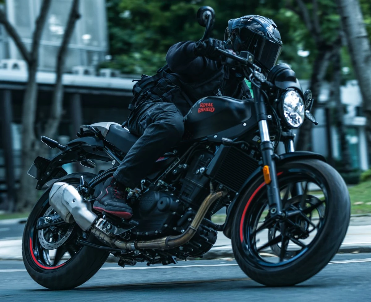 Royal-Enfield 450 Guerrilla Apex 2026 - 10
