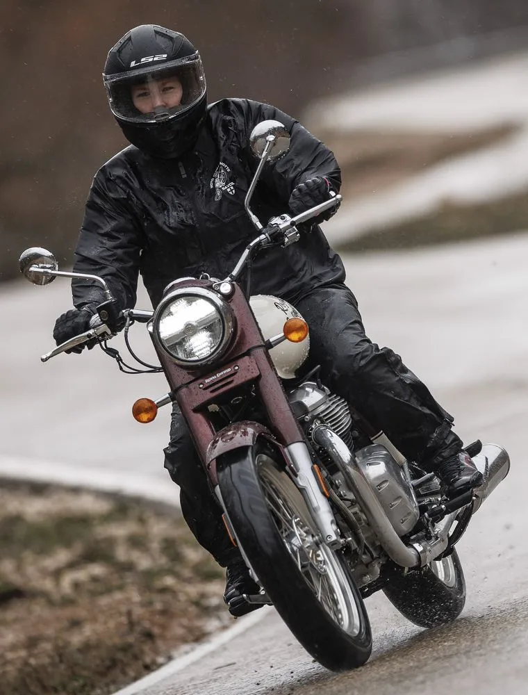 Pruebe el Royal-Enfield 650 Classic