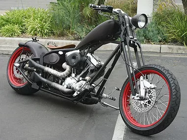 Foto del Saxon 1600 CROWN 2011