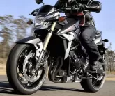 Moto Suzuki GSR 750 2014