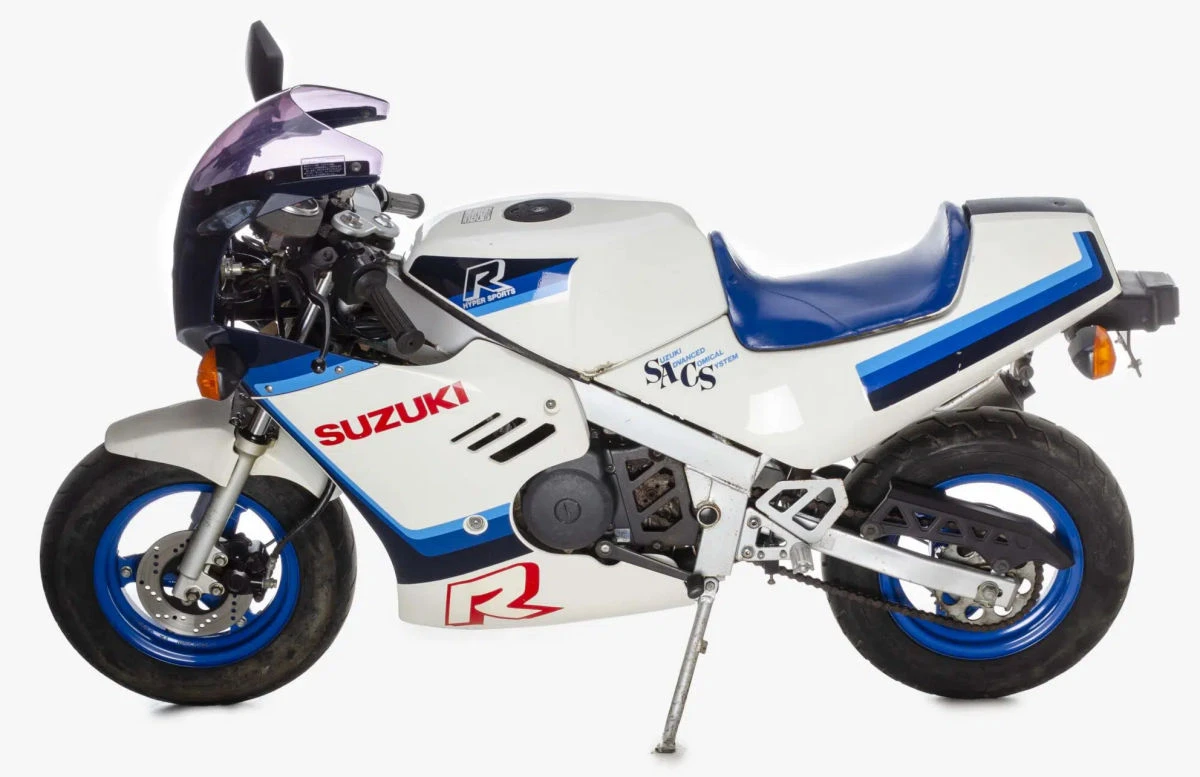 Une moto Suzuki GSX-R50 Gag
