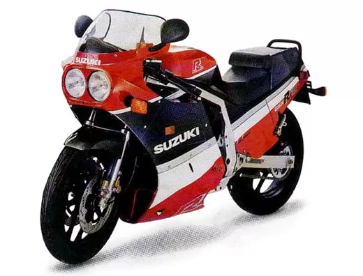 Foto de perfil del 750 GSX-R 1987 en color indefinido.