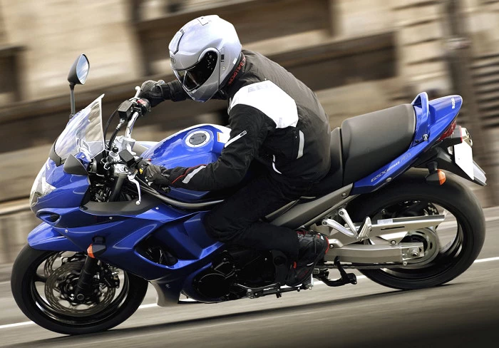 Suzuki GSX 1250 FA 2013 - Motorcycle specifications, reviews, photos