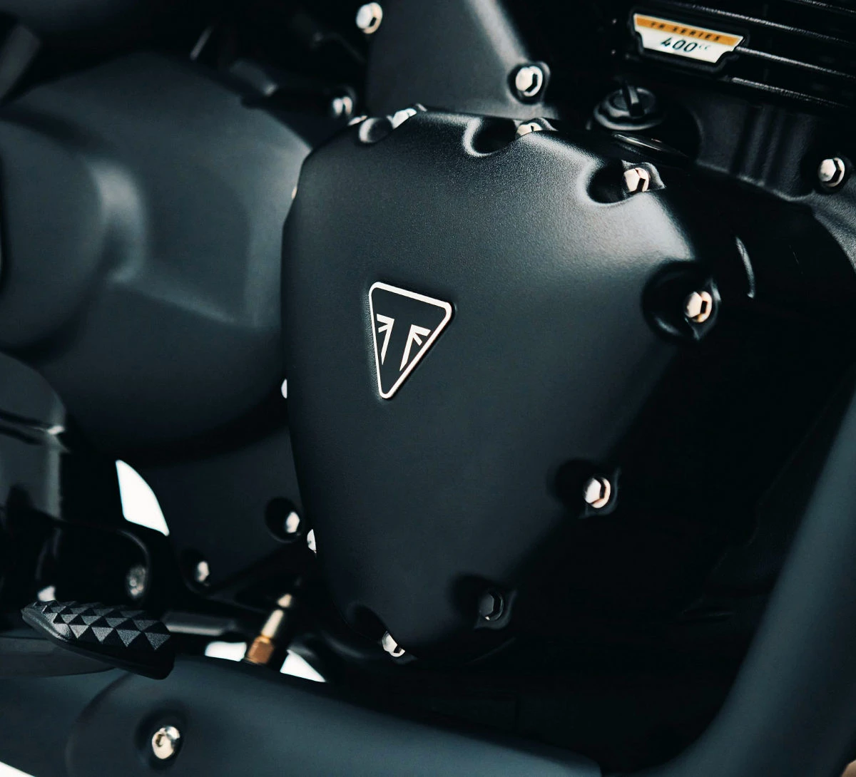 Triumph Bonneville 400 T40 Black 2027 - 7