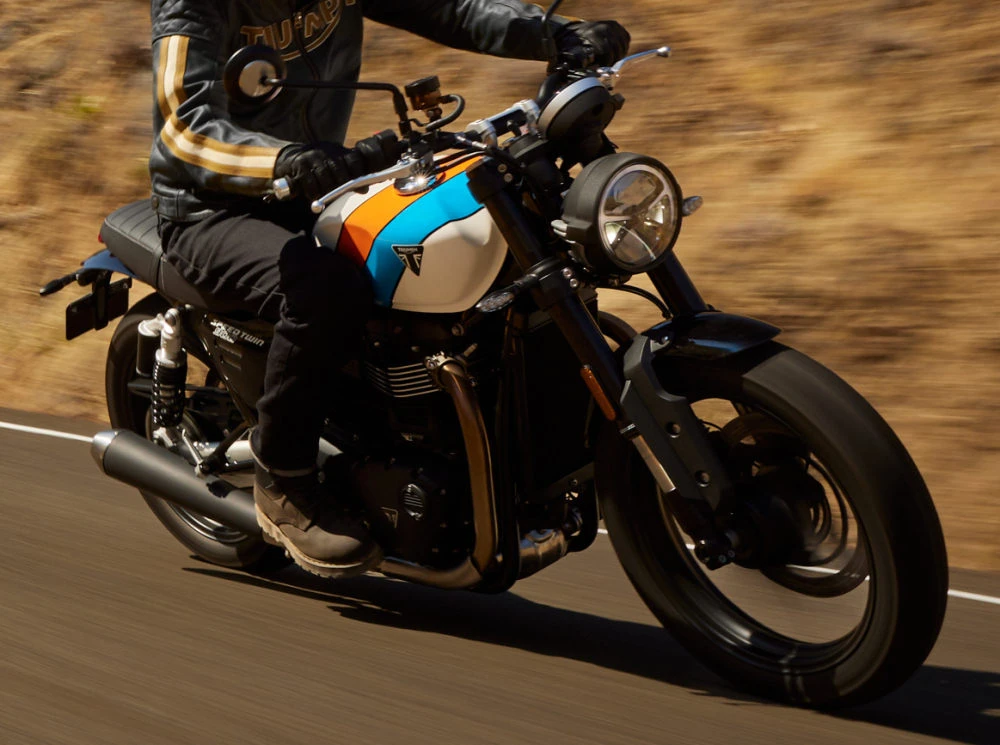 Triumph nouvelle 900 Speed Twin 2025 - 10