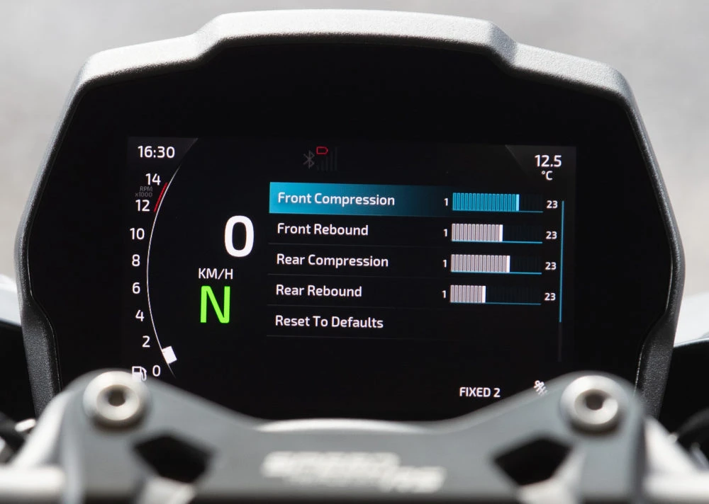 Prueba de la Triumph 1200 Speed Triple RS - salpicadero