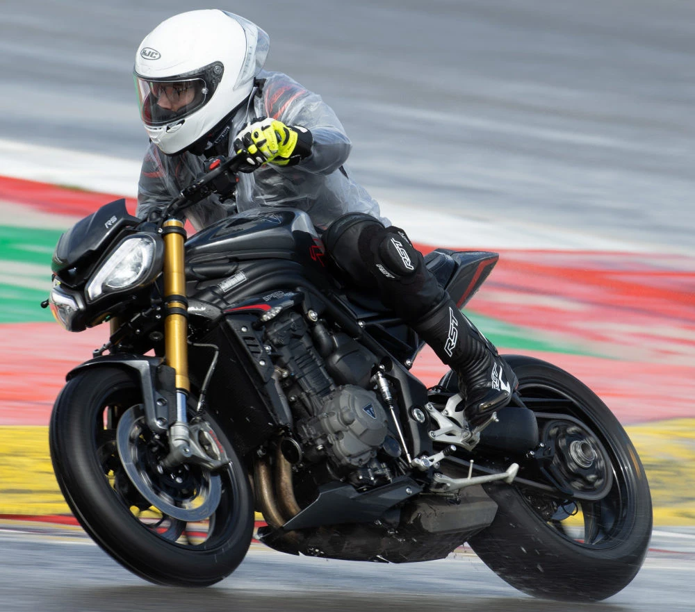 Essai Triumph 1200 Speed Triple RS - sur circuit