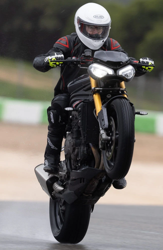 Essai Triumph 1200 Speed Triple RS - sur circuit