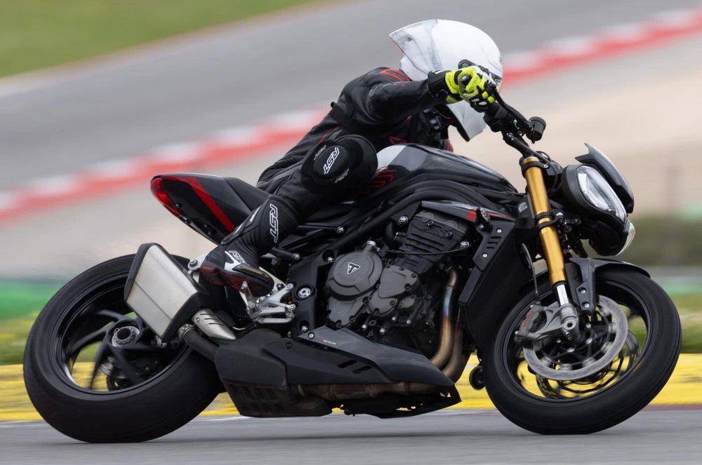 Essai Triumph 1200 Speed Triple RS - sur circuit