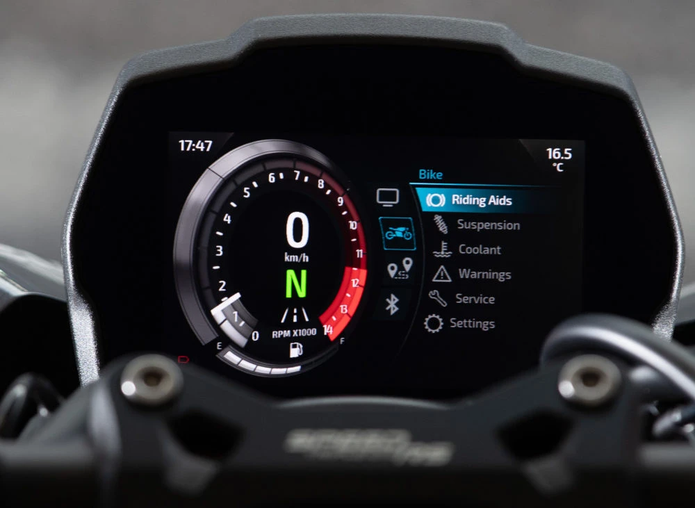 Prueba de la Triumph 1200 Speed Triple RS - salpicadero