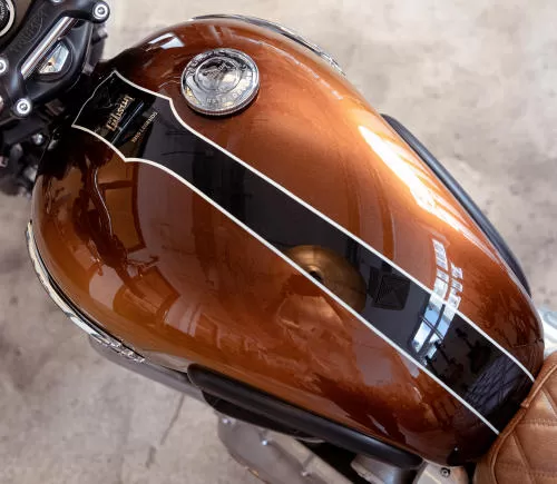 Foto de perfil del 1200 Bonneville T 120 "1959 Legends Custom Edition" 2022 en color indefinido.